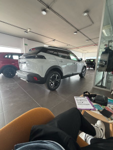 Photo de galerie - Livraison de véhicules en concession 