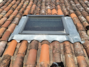 Photo de galerie - Démoussage de toiture

fuite de toiture

dépannage toiture

couverture en zinc

dépannage couverture
intervention d'urgence