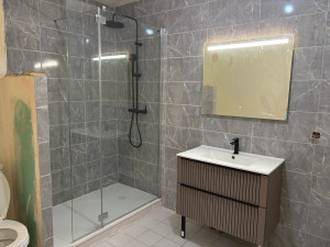 Photo de galerie - Rénovation salle de bain plomberie faïence maçonnerie électricité 
