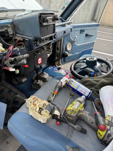 Photo de galerie - Ce véhicule avez un problème de clignotant plus aucun fonctionner et un fumer et apparus,résultats recherche de panne et résolution,faisceau électrique refait sur certaine section . 