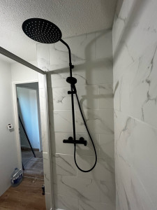 Photo de galerie - Pose de faïence sur salle de bain