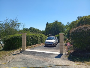 Photo de galerie - Les piles ont été coulées hier.
tout est prêt pour le portail.