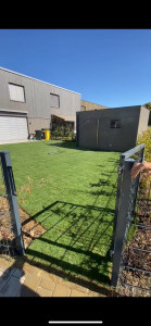 Photo de galerie - Pose d’un gazon naturel en rouleau 