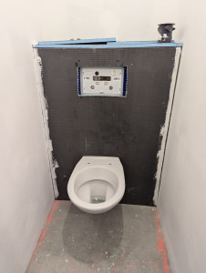 Photo de galerie - Pose toilette suspendu