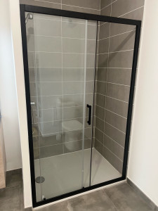 Photo de galerie - Pose paroi de douche