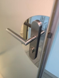 Photo de galerie - Changement, serrure, cylindre, poignée de porte