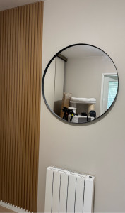 Photo de galerie - Placez un miroir plus Montage de tasseaux,