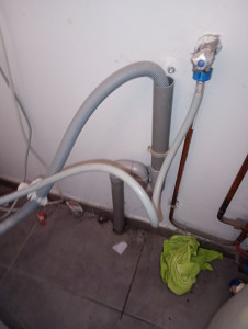 Photo de galerie - Remplacement de l'évacuation de la mâchine a laver