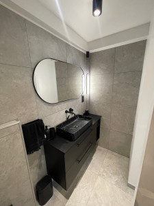 Photo de galerie - Rénovation salle de bains - meuble vasque suspendu 