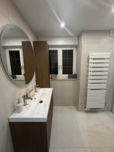 Photo de galerie - Installation complète d’un double vasque et un miroir avec led et sèche serviette 