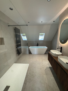 Photo de galerie - Transformation complète d’une salle de bains en suite parentale avec dressing 