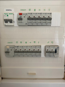 Photo de galerie - Remise aux normes d’un tableau électrique.  Remplacement et mise en conformité pour une installation plus sûre et adaptée.  Travail propre et conforme.  Disponible pour rénovation, dépannage et installation.  07 74 25 46 77