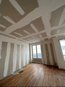 Photo de galerie - Rénovation d’un ancien appartement des années 1960.  Doublage et plafond en placo