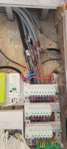 Photo de galerie - Installation et équipement électrique et pose de cloison ou doublage en plaque de plâtre.
Travail soigné et dans les normes.
