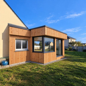 Photo de galerie - Création d'une extension bois, finition bardage bois Douglas.