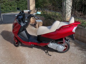 Photo de galerie - sellerie moto scooter personnalisé