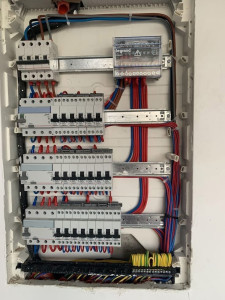 Photo de galerie - Recherche d'emploi dans le domaine de l'électricité du bâtiment