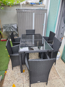 Photo de galerie - Montage table de jardin 