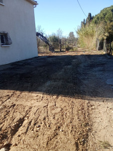 Photo de galerie - Fin du chantier nettoyage du sol remise à niveau.