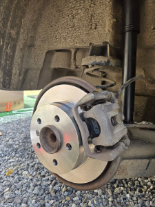 Photo de galerie - Changement disques et plaquettes de frein Mercedes 