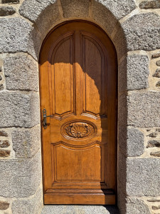 Photo de galerie - Porte crée part un menuisier 70 ans avant et rénover part nos soin ?