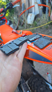 Photo de galerie - Changement Disque Plaquette
et Vidange Moteur 