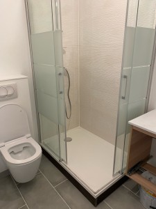 Photo de galerie - Création d’une douche de AAZ avec le sol le WC le meuble etc. etc. complète