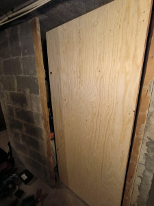 Photo de galerie - Remplacement verrou plus habillage d'une porte de cave vandalisée 