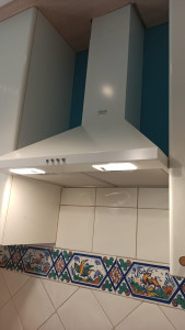 Photo de galerie - Pose hotte aspirante