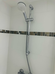 Photo de galerie - Pose robinetterie et colonne de douche 