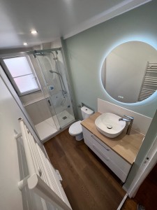 Photo de galerie - Rénovation complète de la salle de bain et supprimer baigoire en 1,50  