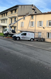 Photo de galerie - Camion nacelle pour travaux difficiles 