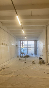 Photo de galerie - Peinture sur une Entrepôt tout en blanc propre 