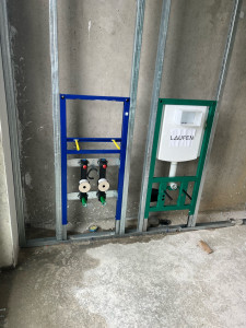 Photo de galerie - Pose lavabo encastré et wc suspendu 