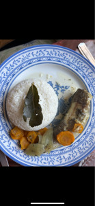 Photo de galerie - Poisson cuisson court bouillon et son riz pour des clients. 