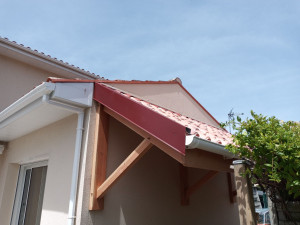 Photo de galerie - Avance de toit avec couverture plastique 