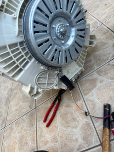 Photo de galerie - Remplacement des roulements sur lave-linge 