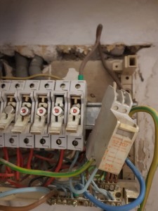 Photo de galerie - Remplacer un tableau de fusible