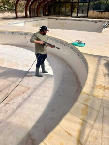Photo de galerie - ?‍♂️ Piscine impeccable, détente assurée !

Chez Pro Full Services, nous prenons soin de votre piscine et de votre plage de piscine. 