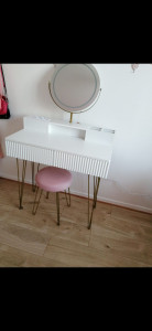 Photo de galerie - Coiffeuse 