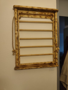 Photo de galerie - Voici un sèche serviette fait maison, soit pour décoration ou pour placer dans la salle de bain cela donne un charme .