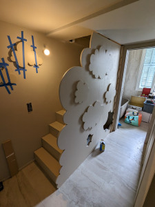 Photo de galerie - Création d'un escalier pour chambre de jeux. Proposition et réalisation du design