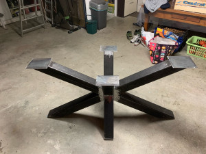 Photo de galerie - Réalisation de pied de table 