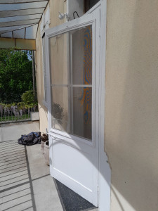 Photo de galerie - Rénovation porte moustiquaire 2 fini 
