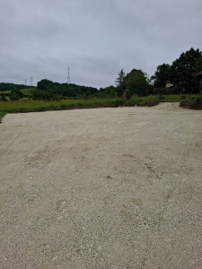 Photo de galerie - Réalisation d un parking en pierre calcaire pour garer 5 vehicules


