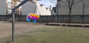 Photo de galerie - Création d' une piñata 