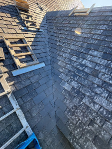 Photo de galerie - Rénovation noues serrées ardoise 