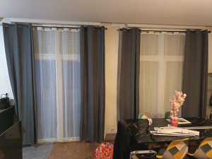 Photo de galerie - Pose de tringles à rideau et des rideaux 