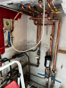 Photo de galerie - Modification tuyauterie chauffage avec rajout de pot à boue 