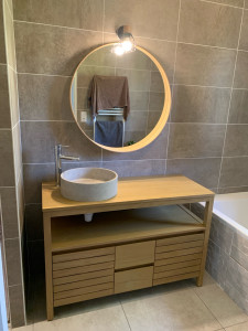 Photo de galerie - Pose meuble salle de bain +installation évier + mitigeur et fixation miroir 